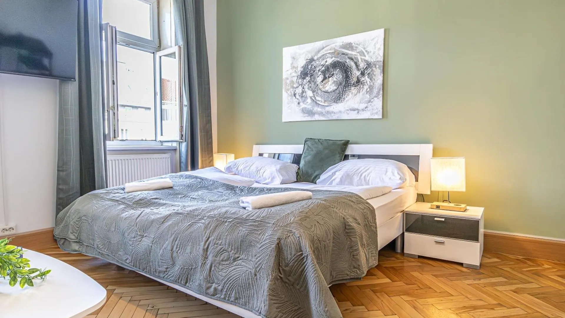 Comfortable 2Br Apt In Vienna, Prime Location Apartment