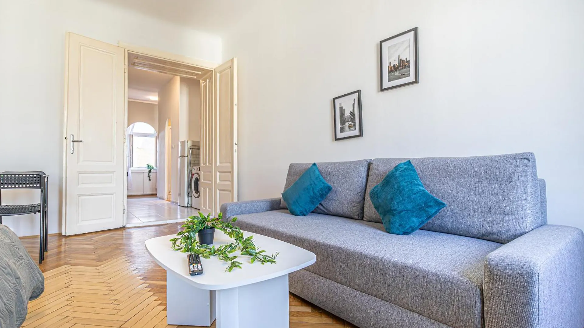 Comfortable 2Br Apt In Vienna, Prime Location
