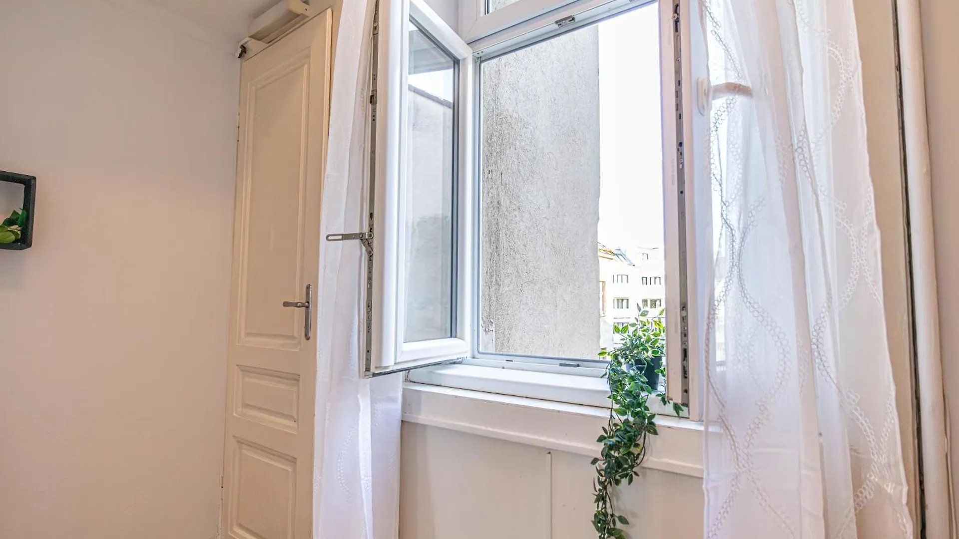 Comfortable 2Br Apt In Vienna, Prime Location