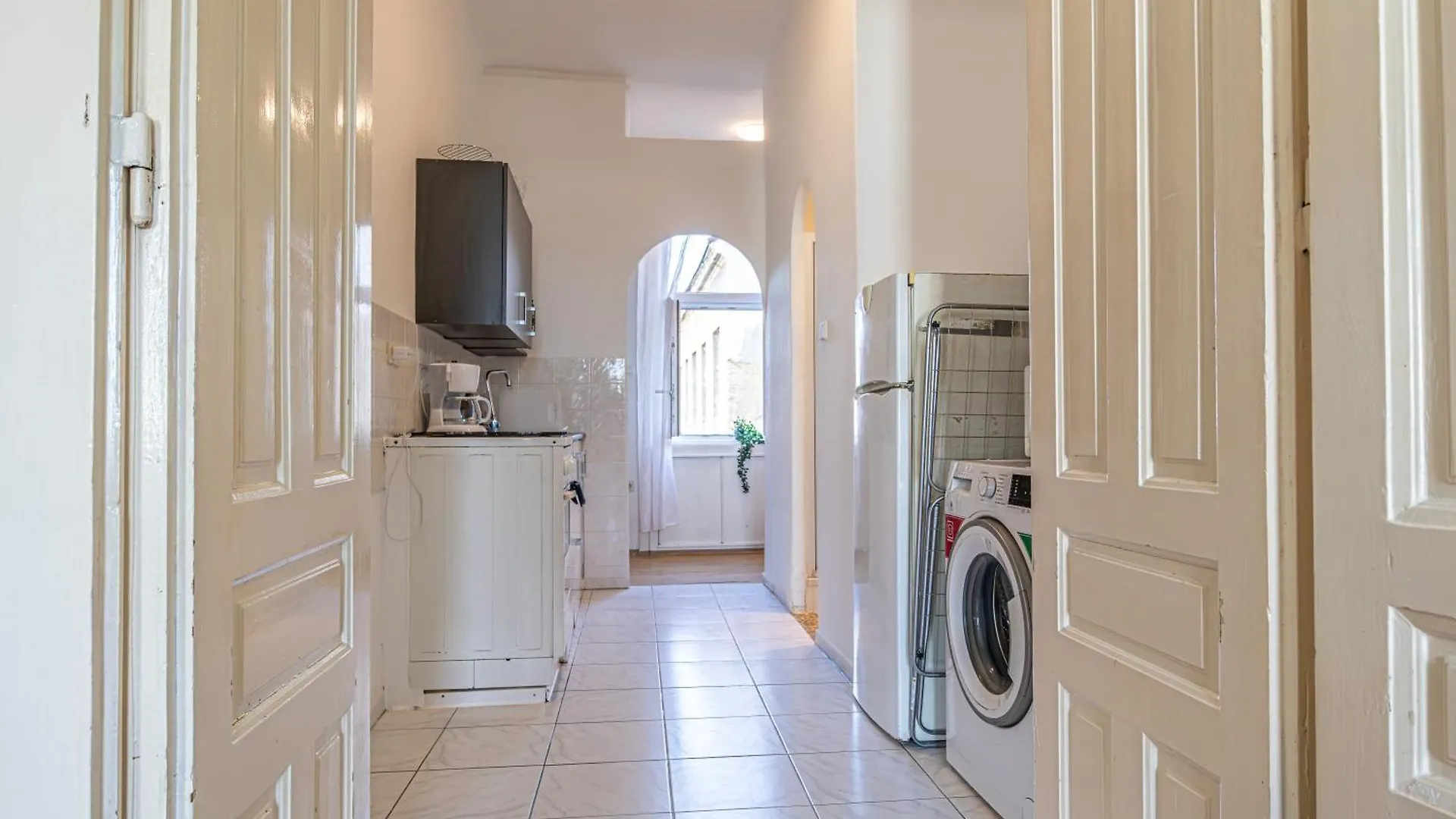 Comfortable 2Br Apt In Vienna, Prime Location Apartment