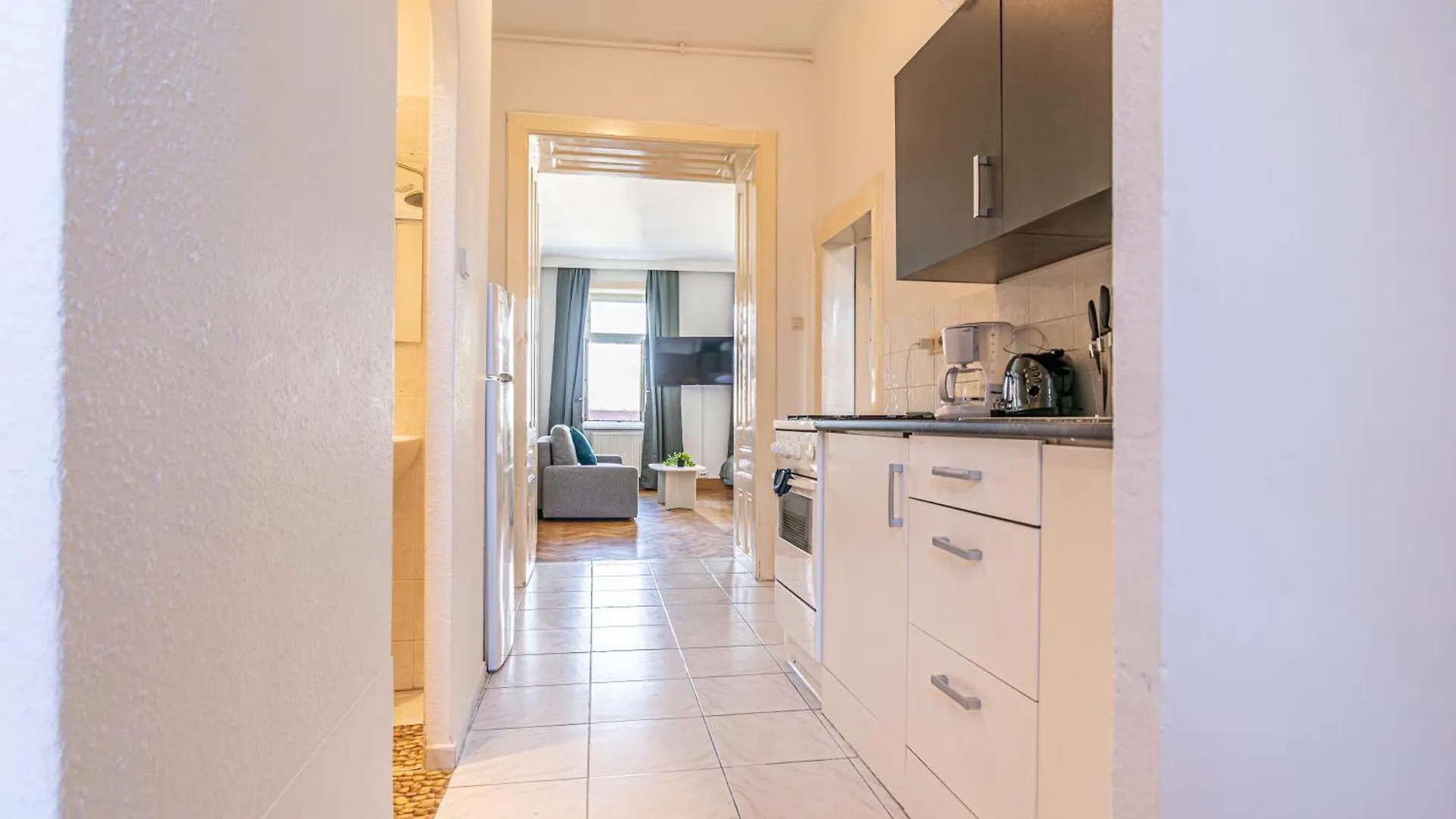 Comfortable 2Br Apt In Vienna, Prime Location 0*, Vienna